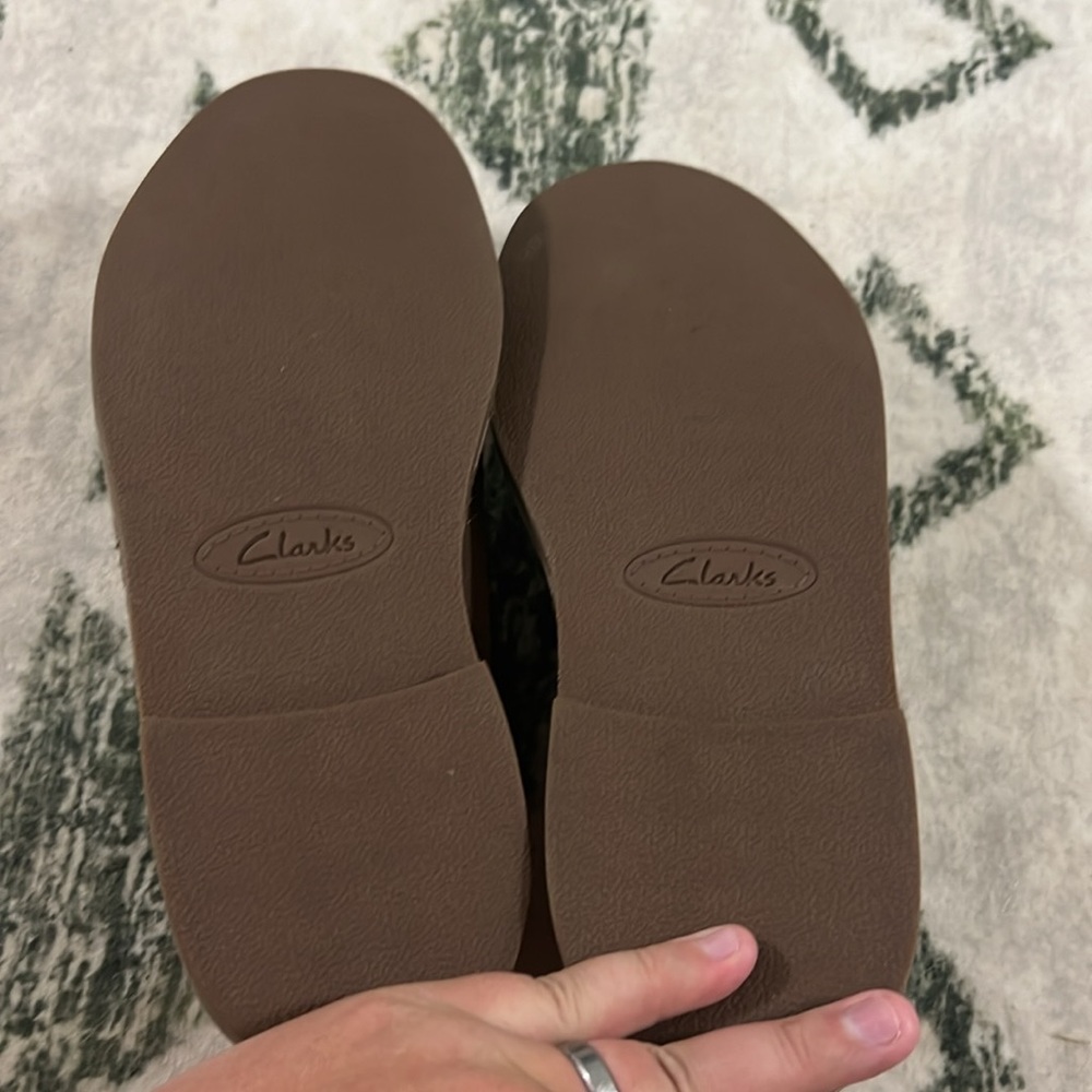 Clark’s Leather Dress Shoes - Picture 3 of 3